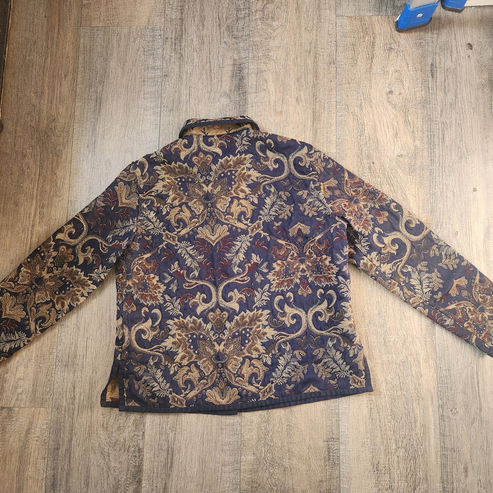 Elegant Floral Patterned Jacket - image 5